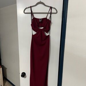Elegant Burgundy Windsor Dress